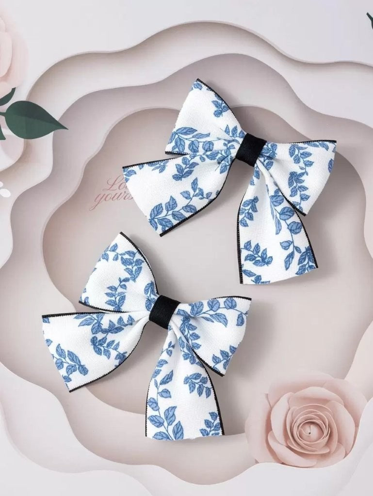 2 Piece Blue Floral Pattern Hair Clips Set