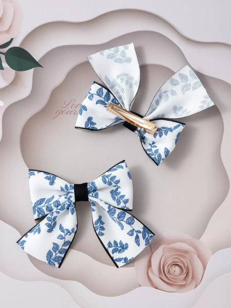 2 Piece Blue Floral Pattern Hair Clips Set