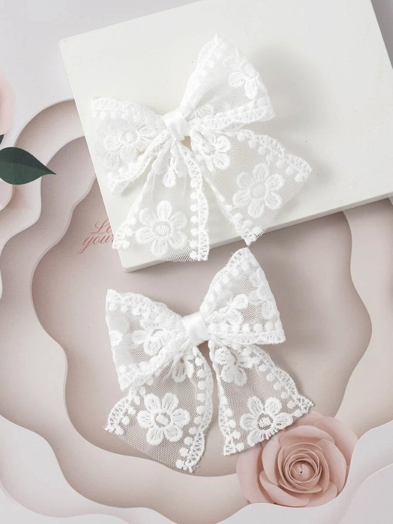 2 Piece Lace Bowknot Design Hair Clips White