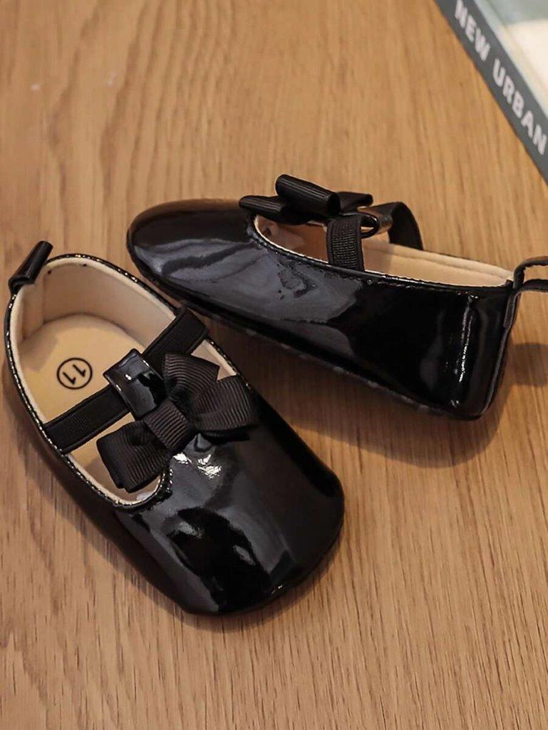 Baby Black Shiny Bow Pumps