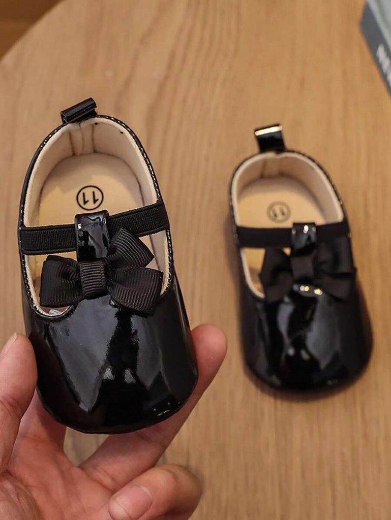 Baby Black Shiny Bow Pumps