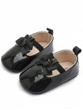 Baby Black Shiny Bow Pumps