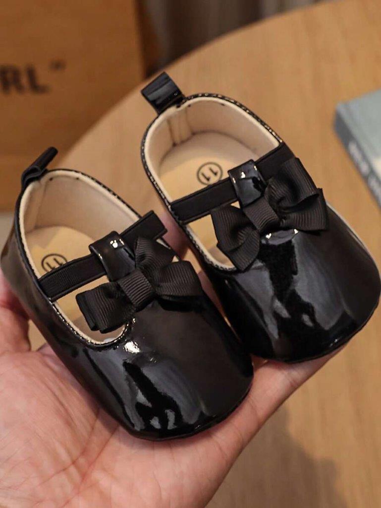 Baby Black Shiny Bow Pumps