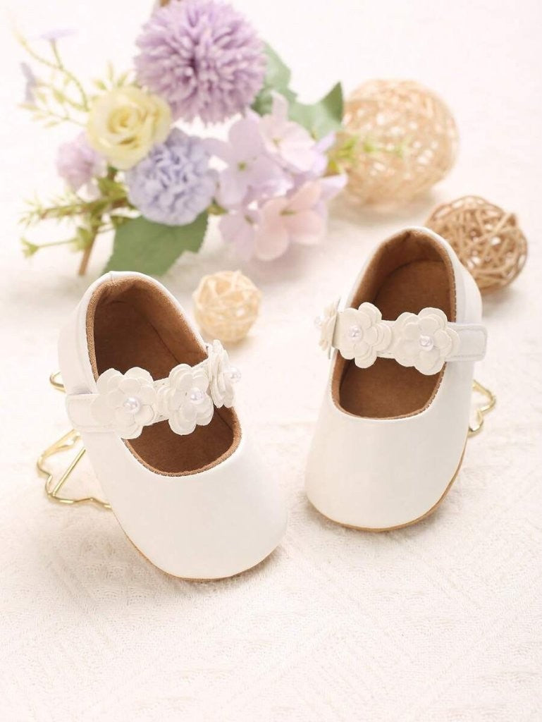 Baby White Pearl Flower Strap Shoes