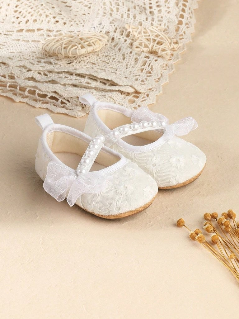 Baby White Pearl Strap Embroidered Shoes