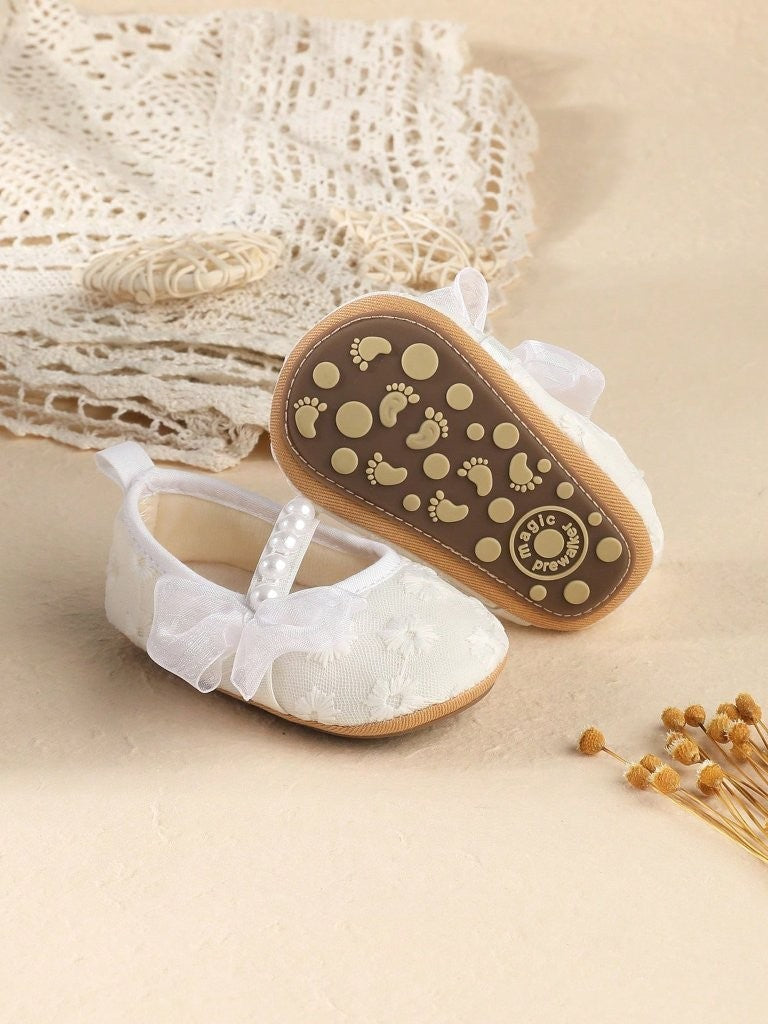 Baby White Pearl Strap Embroidered Shoes