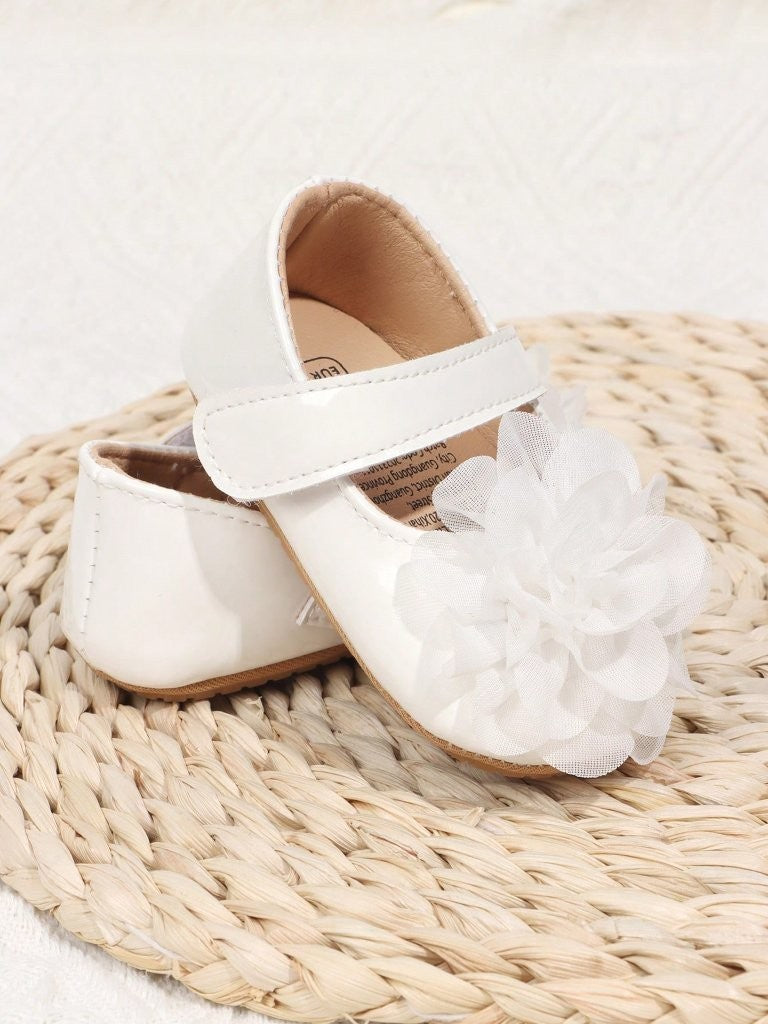 Baby White Cute Flower Strap Shoes