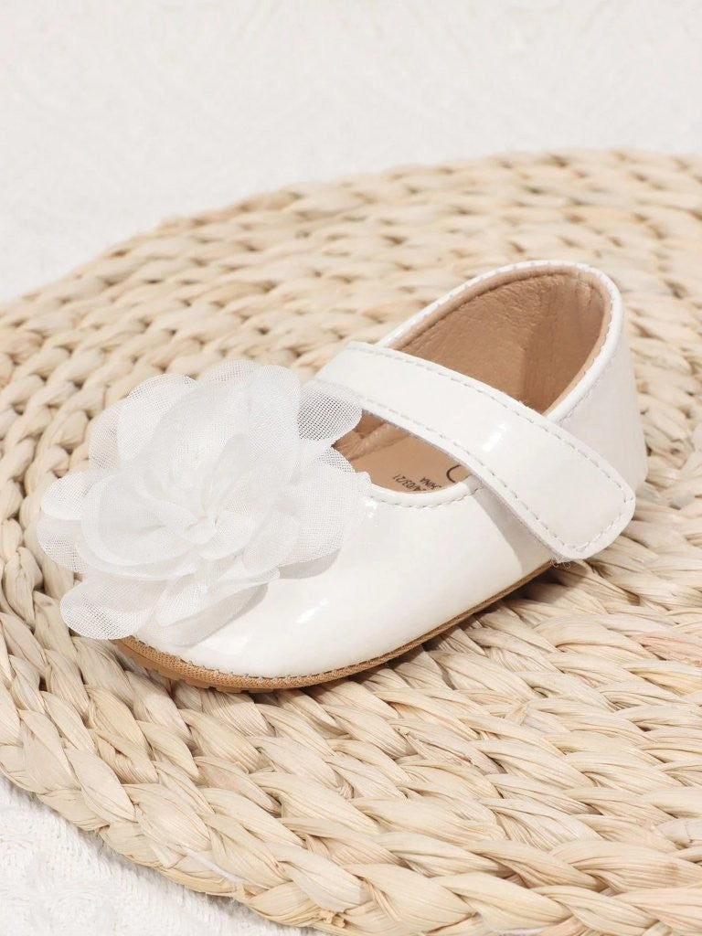 Baby White Cute Flower Strap Shoes