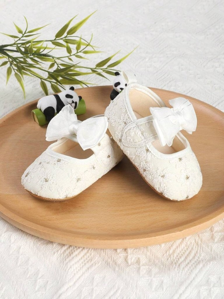 Baby White Bow Embroidered Shoes