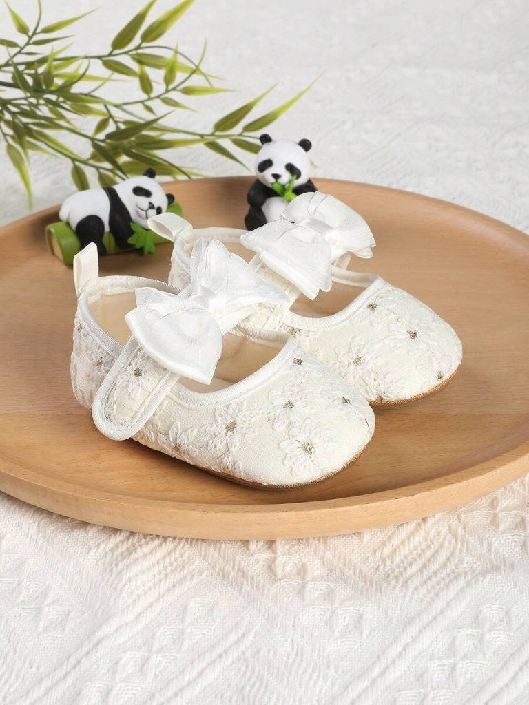 Baby White Bow Embroidered Shoes
