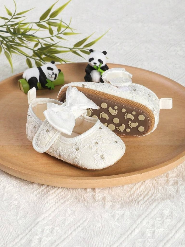 Baby White Bow Embroidered Shoes